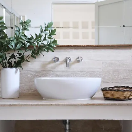 Masseria Caretti Grande Bed and Breakfast