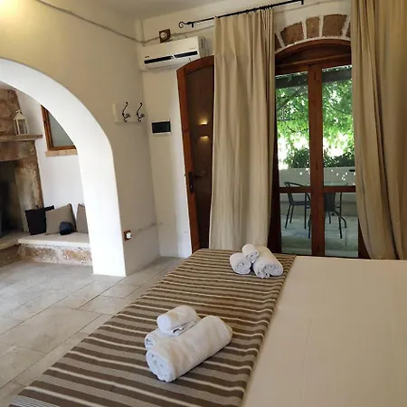 Masseria Caretti Grande Bed and Breakfast 4*